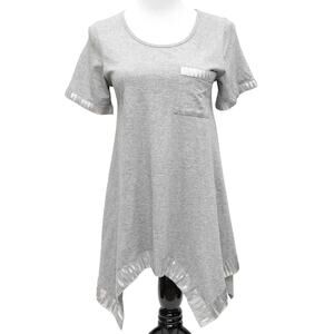 Romeo & Juliet Couture Scoop Neck Sequin Trim Pocket T-Shirt Size Medium